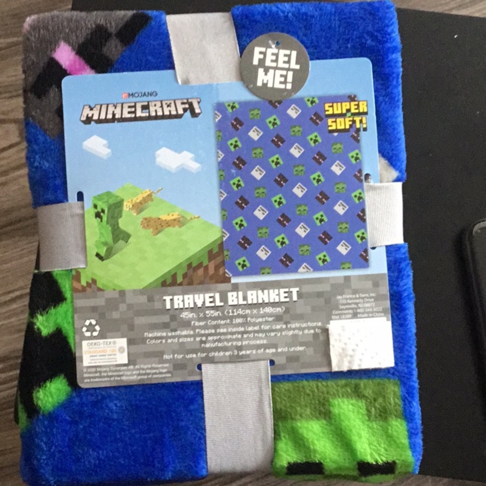 Minecraft travel blanket 45” x 55” new with tags